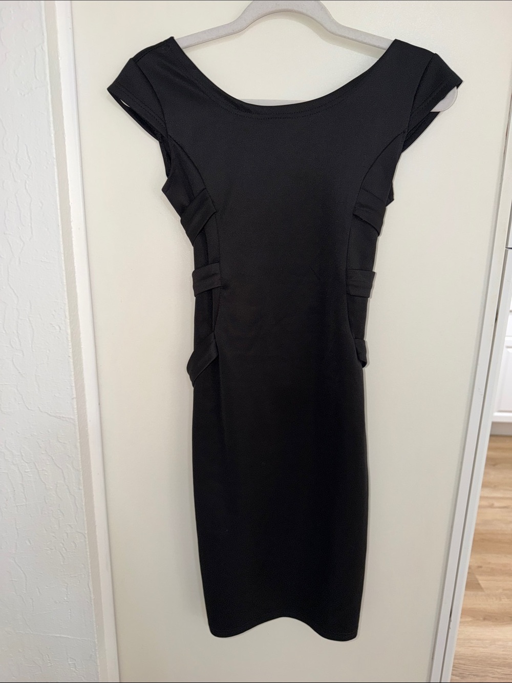 Jade & Juliet Stacy Classic Black Cap-Sleeve Strappy Back Night Out Dress | S